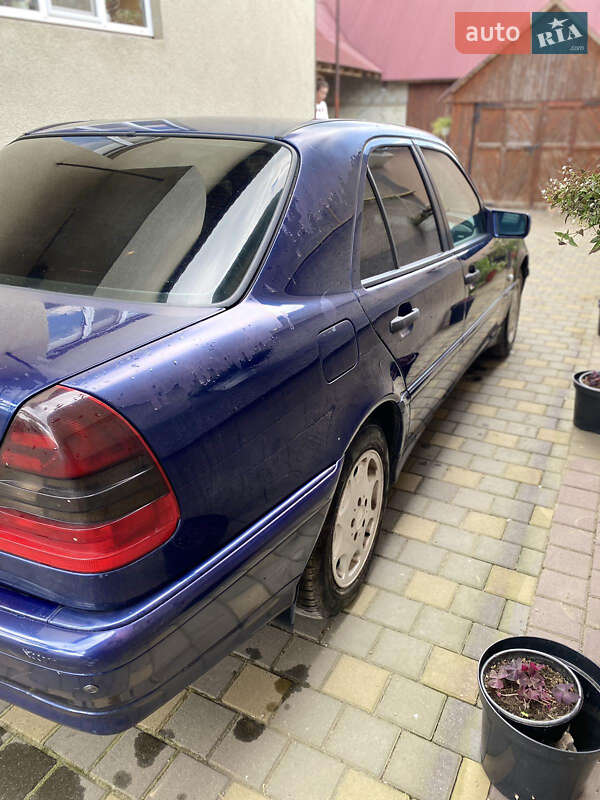 Седан Mercedes-Benz C-Class 1998 в Іршаві