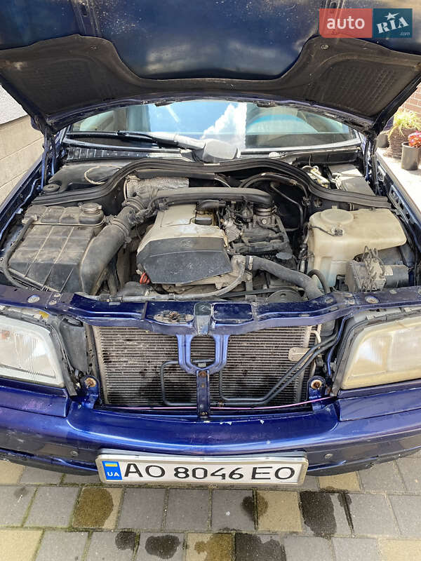 Седан Mercedes-Benz C-Class 1998 в Іршаві