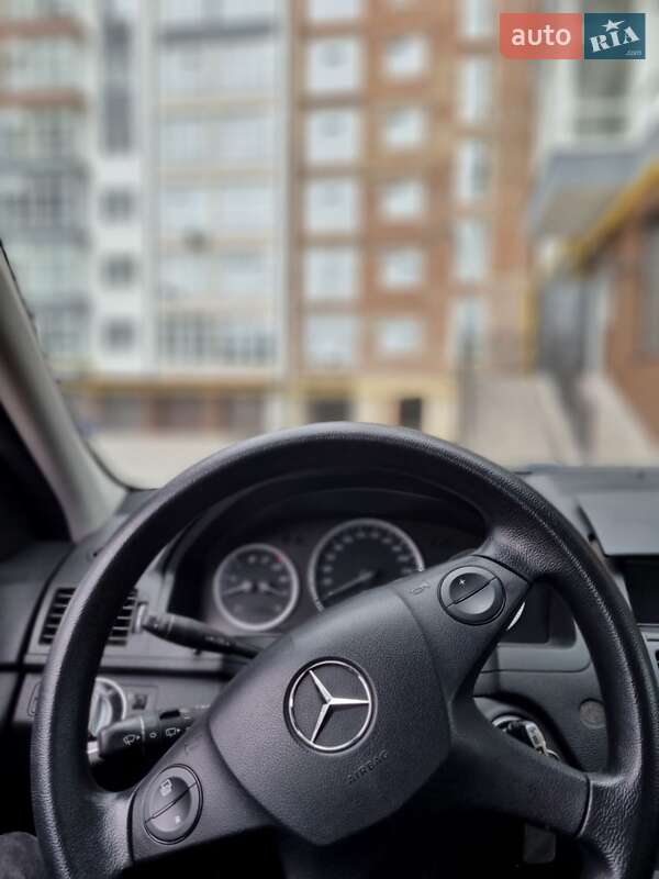 Універсал Mercedes-Benz C-Class 2010 в Івано-Франківську