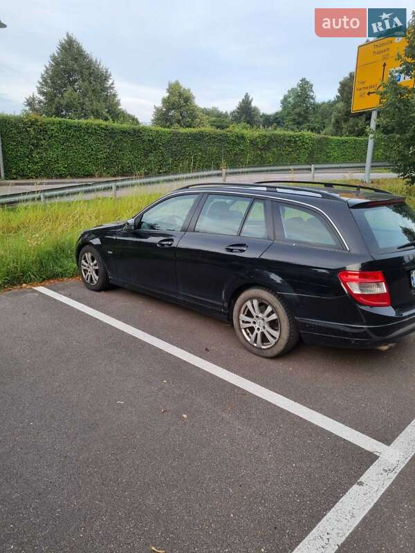 Універсал Mercedes-Benz C-Class 2010 в Івано-Франківську