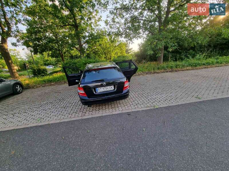Універсал Mercedes-Benz C-Class 2010 в Івано-Франківську