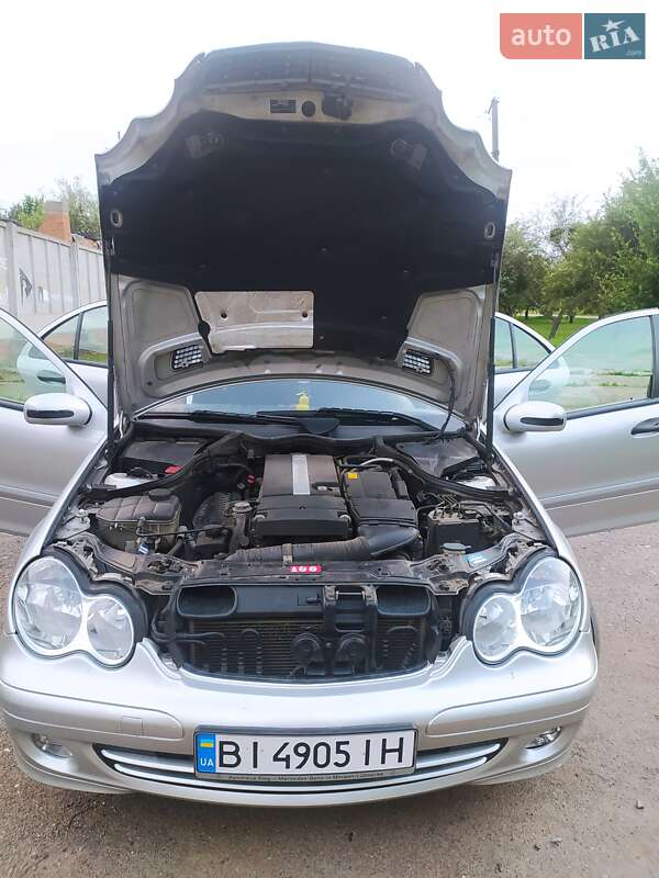 Седан Mercedes-Benz C-Class 2005 в Гадячі