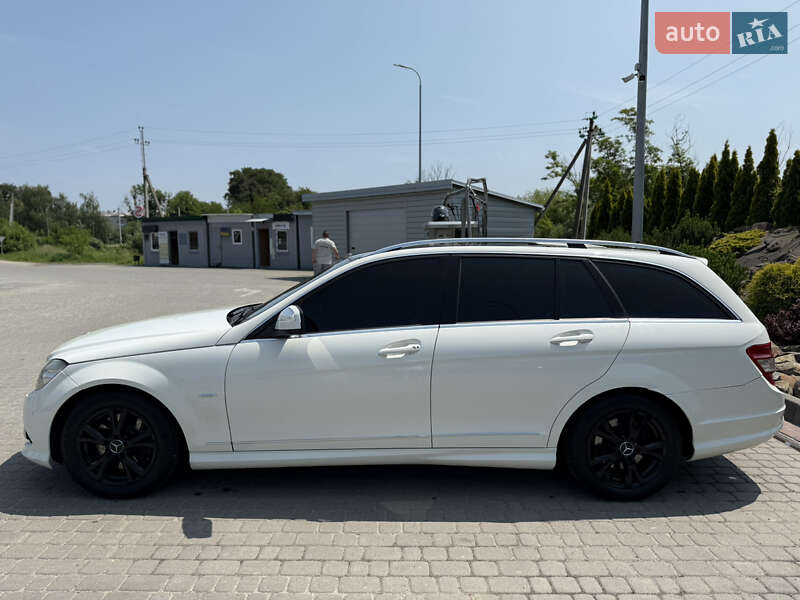 Универсал Mercedes-Benz C-Class 2008 в Мостиске