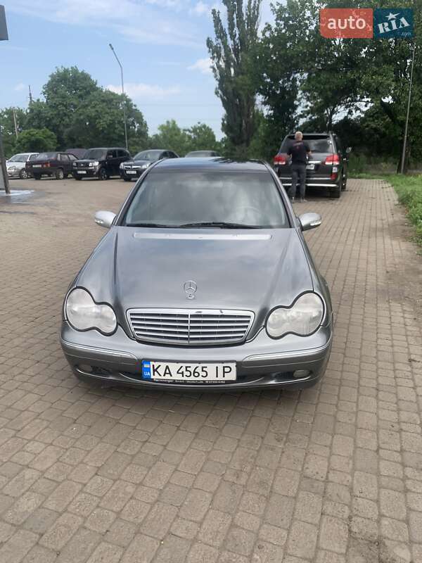 Седан Mercedes-Benz C-Class 2001 в 