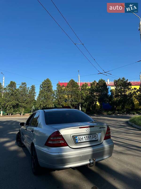 Седан Mercedes-Benz C-Class 2001 в Краматорске