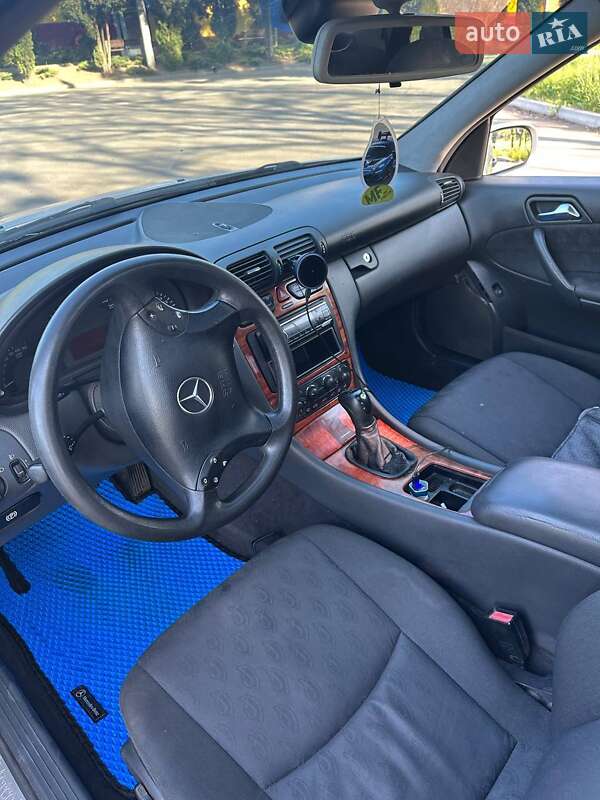 Седан Mercedes-Benz C-Class 2001 в Краматорске