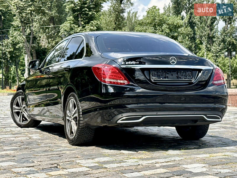 Седан Mercedes-Benz C-Class 2015 в Києві
