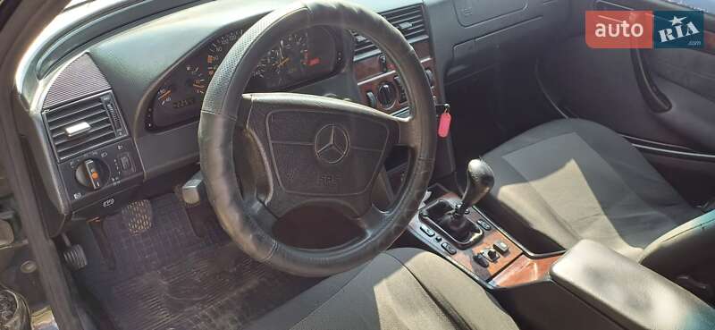 Седан Mercedes-Benz C-Class 1998 в Бершаді