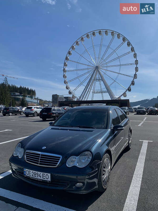 Седан Mercedes-Benz C-Class 2004 в 
