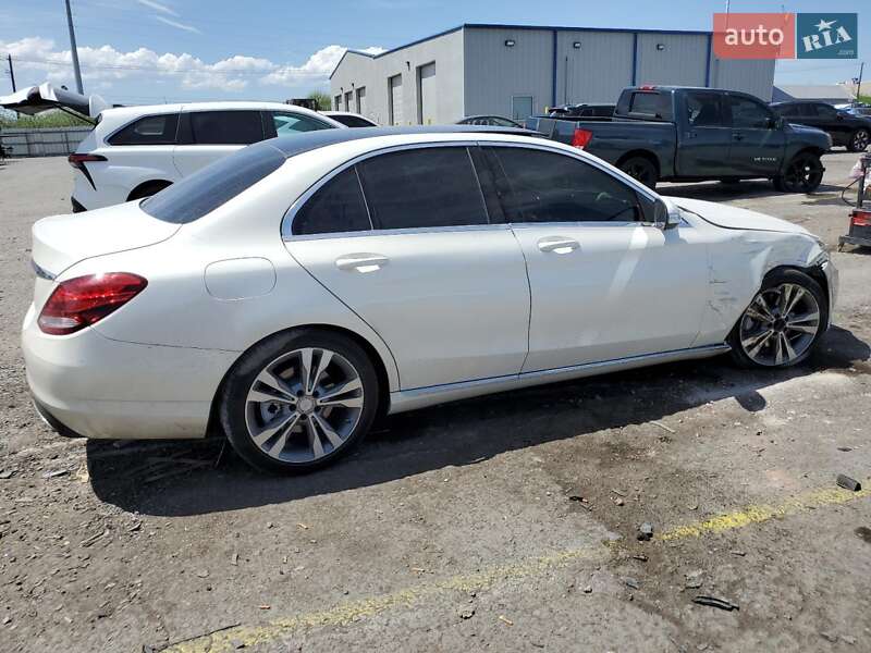 Седан Mercedes-Benz C-Class 2015 в Львові