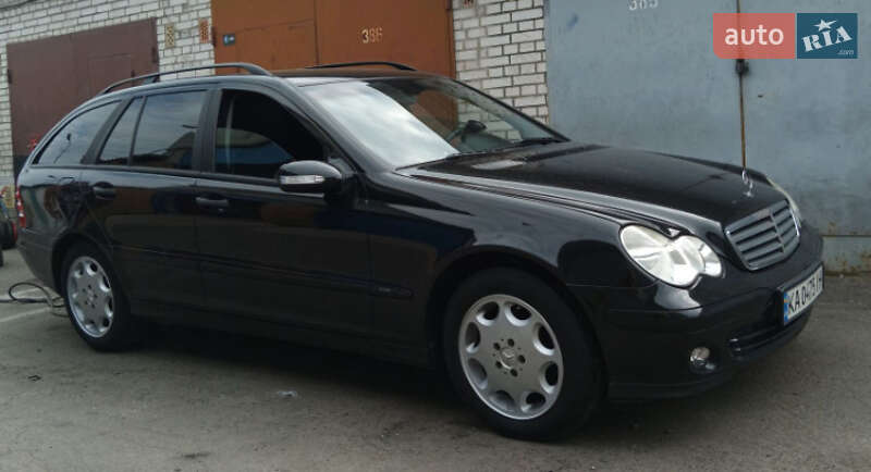 Универсал Mercedes-Benz C-Class 2004 в 