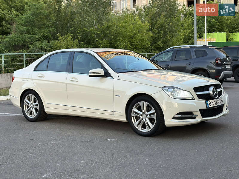 Mercedes-Benz C-Class 2011