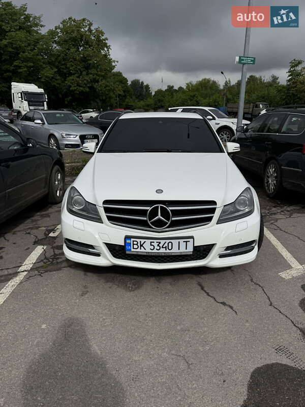 Универсал Mercedes-Benz C-Class 2012 в 