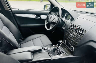 Универсал Mercedes-Benz C-Class 2009 в 