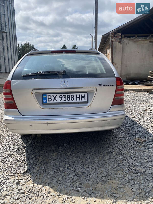 Универсал Mercedes-Benz C-Class 2002 в Чемеровцах