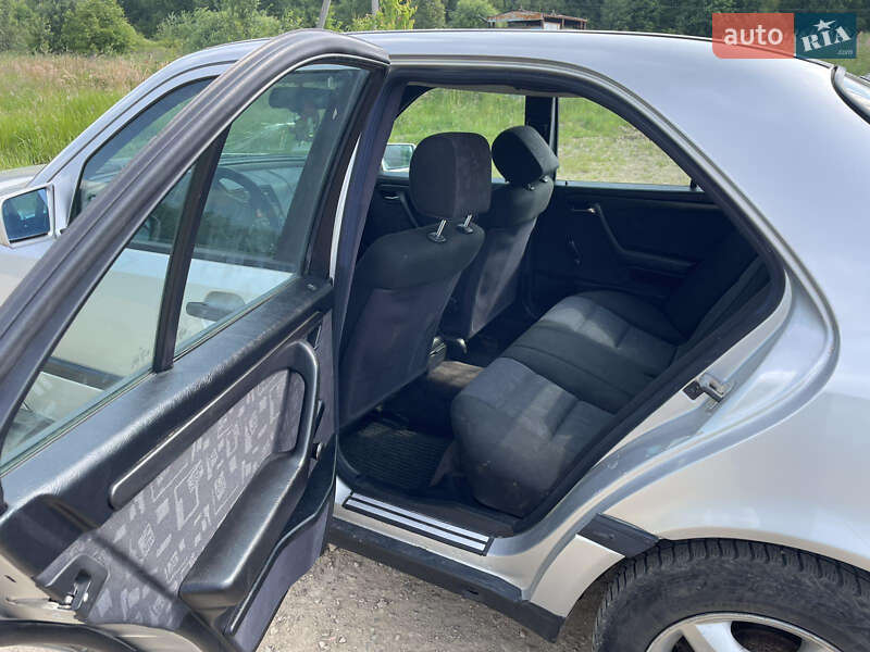 Седан Mercedes-Benz C-Class 1996 в Долині