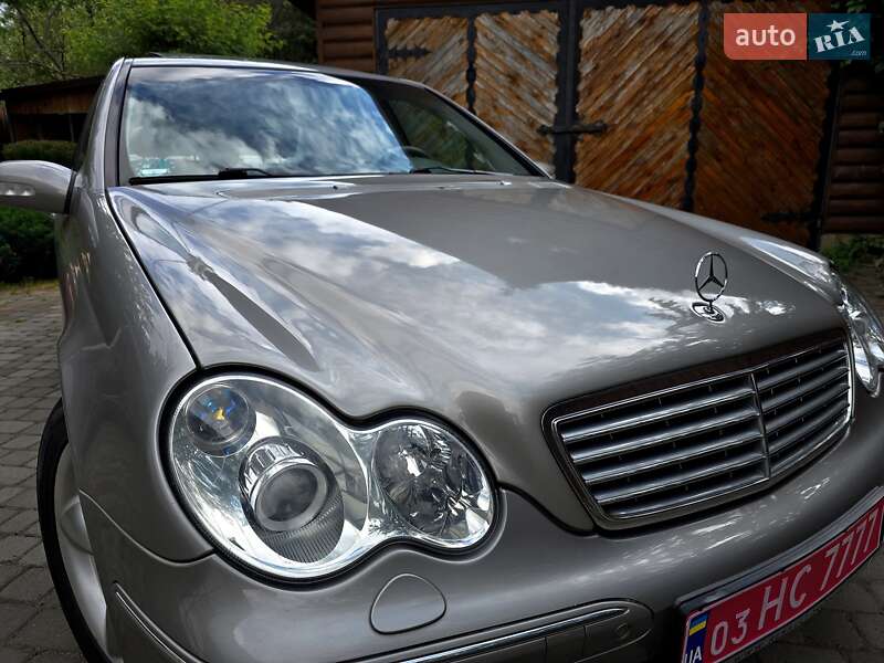 Седан Mercedes-Benz C-Class 2004 в Полтаве