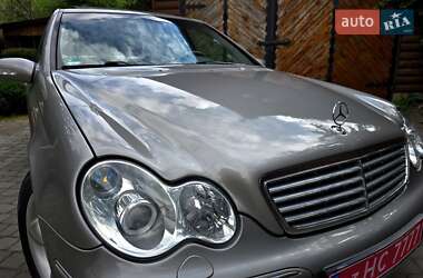 Седан Mercedes-Benz C-Class 2004 в 
