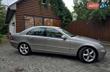 Седан Mercedes-Benz C-Class 2004 в 