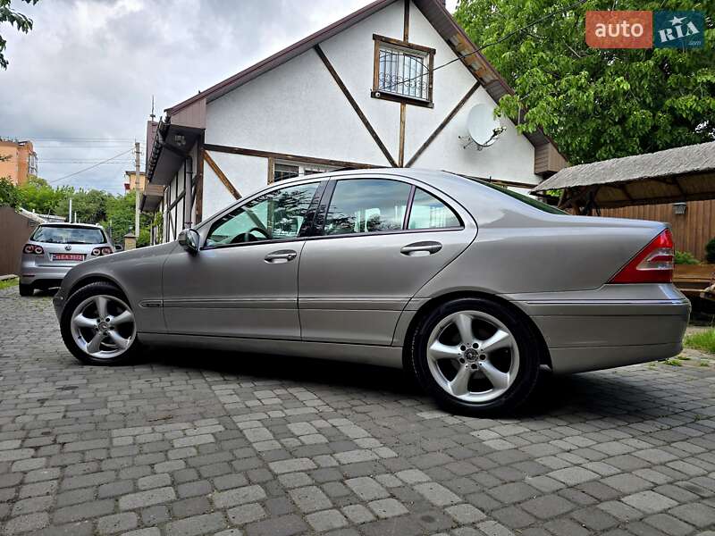 Седан Mercedes-Benz C-Class 2004 в Полтаве