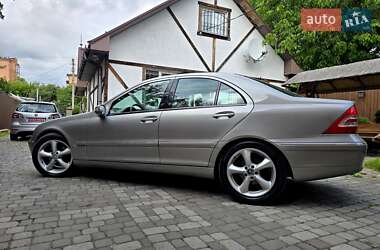 Седан Mercedes-Benz C-Class 2004 в 