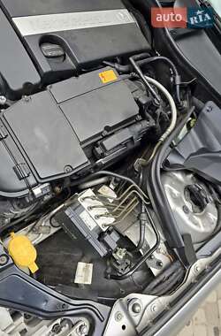 Седан Mercedes-Benz C-Class 2004 в 