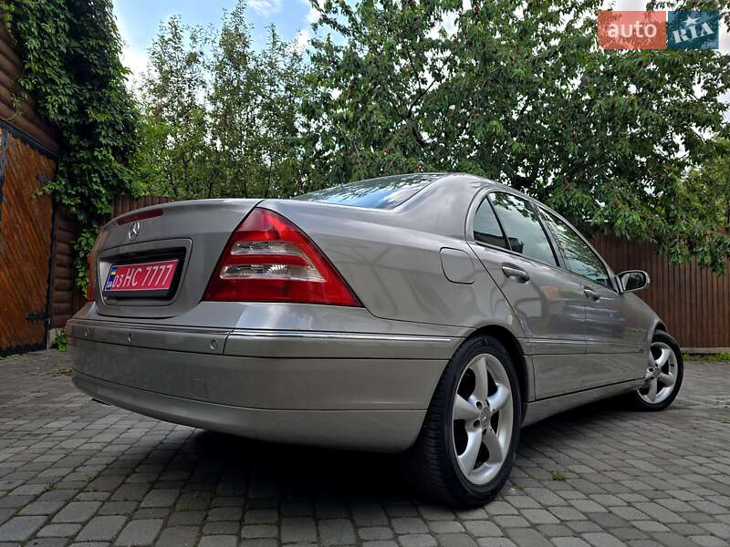 Седан Mercedes-Benz C-Class 2004 в Полтаве