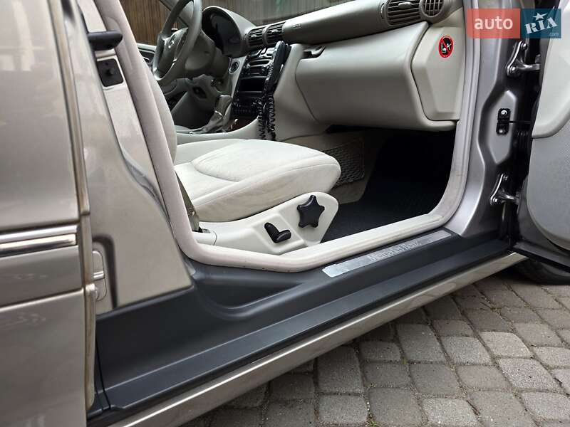 Седан Mercedes-Benz C-Class 2004 в Полтаве