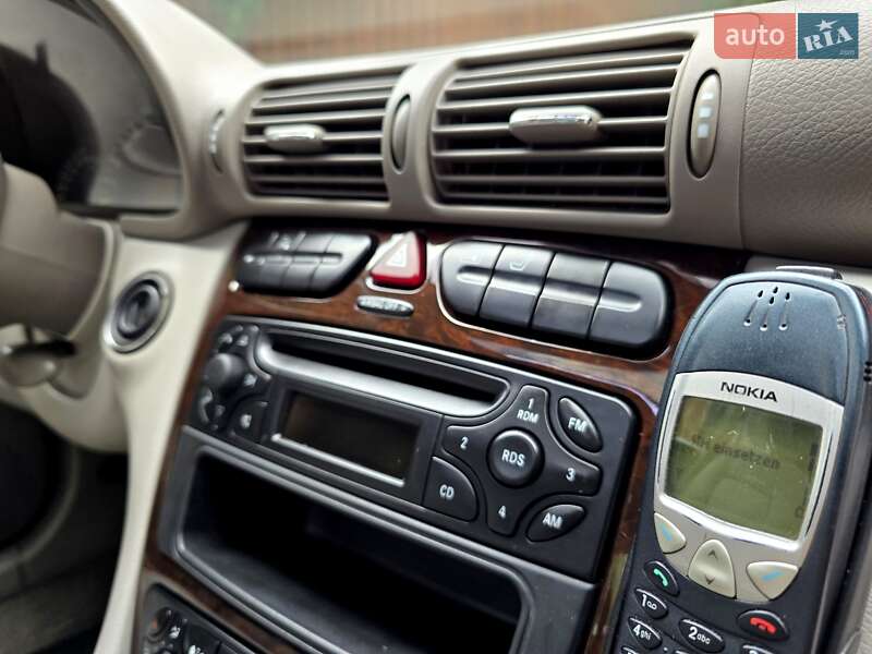 Седан Mercedes-Benz C-Class 2004 в Полтаве
