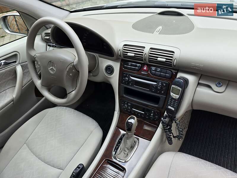 Седан Mercedes-Benz C-Class 2004 в Полтаве