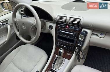 Седан Mercedes-Benz C-Class 2004 в 