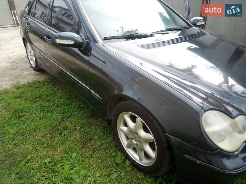 Седан Mercedes-Benz C-Class 2001 в Ивано-Франковске