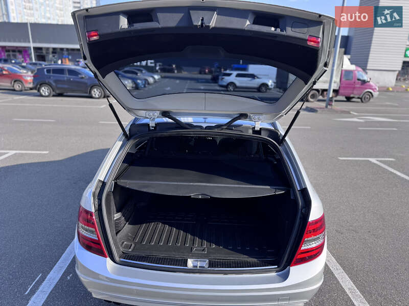 Универсал Mercedes-Benz C-Class 2013 в Киеве