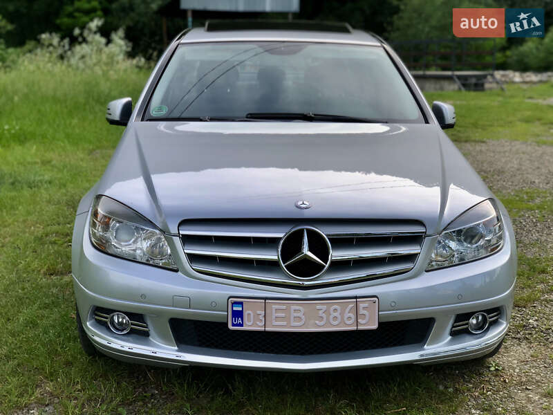 Седан Mercedes-Benz C-Class 2010 в Черновцах