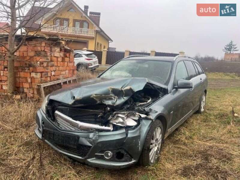 Mercedes-Benz C-Class 2011