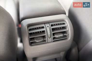 Седан Mercedes-Benz C-Class 2002 в 