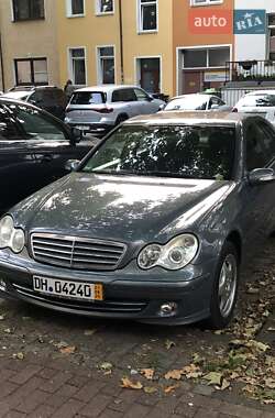Седан Mercedes-Benz C-Class 2004 в Львові