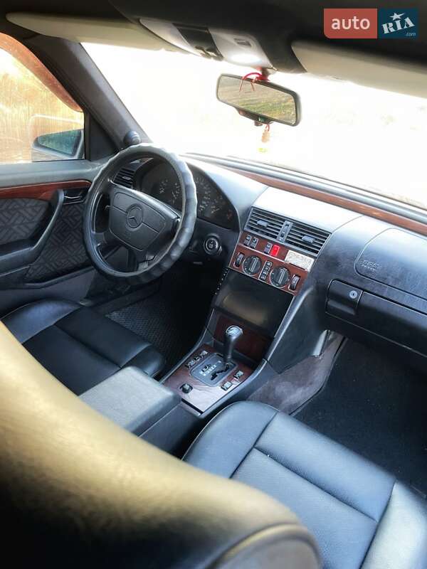Седан Mercedes-Benz C-Class 1995 в Виннице фото 22 Седан Mercedes-Benz C-Class 1995 в Виннице