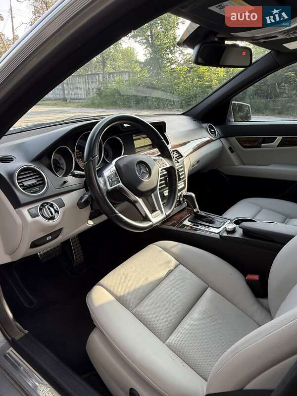 Седан Mercedes-Benz C-Class 2012 в Киеве