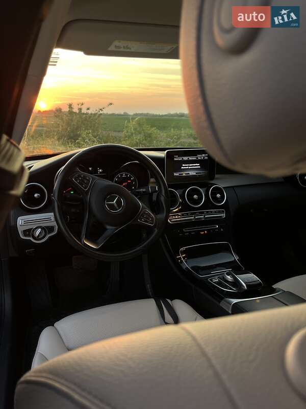 Седан Mercedes-Benz C-Class 2015 в Львове