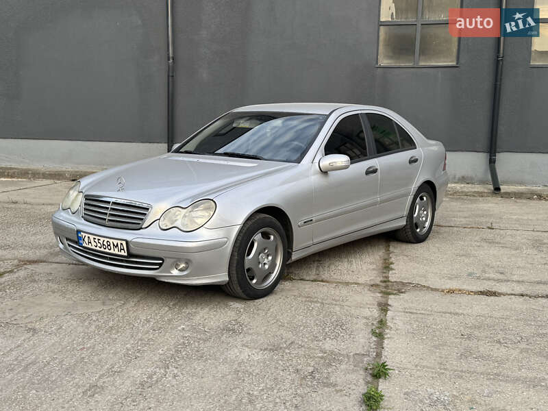 Седан Mercedes-Benz C-Class 2004 в Киеве