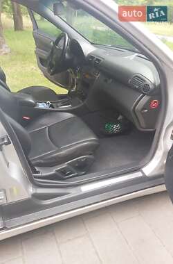 Универсал Mercedes-Benz C-Class 2001 в 