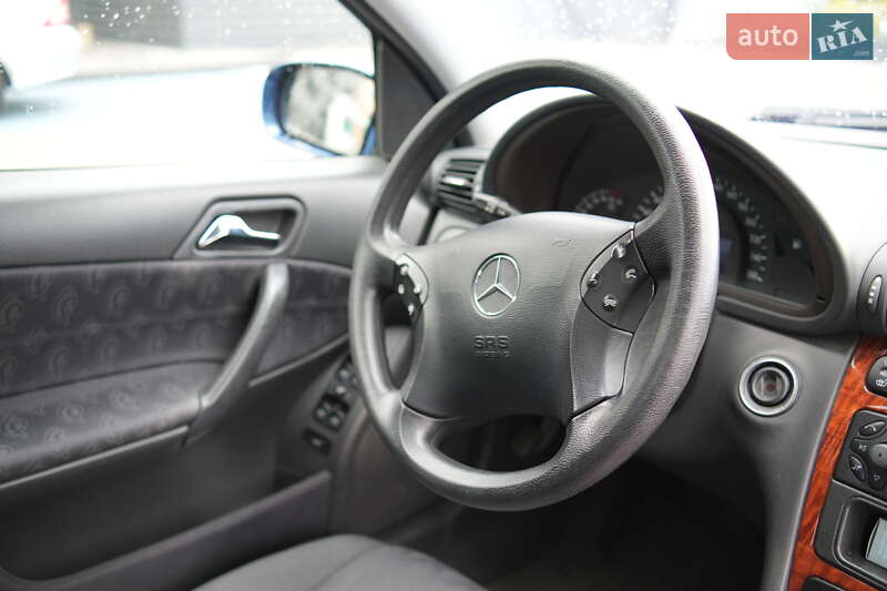 Седан Mercedes-Benz C-Class 2003 в Луцке