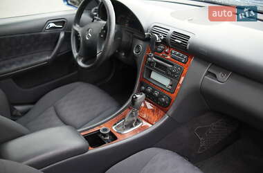 Седан Mercedes-Benz C-Class 2003 в 