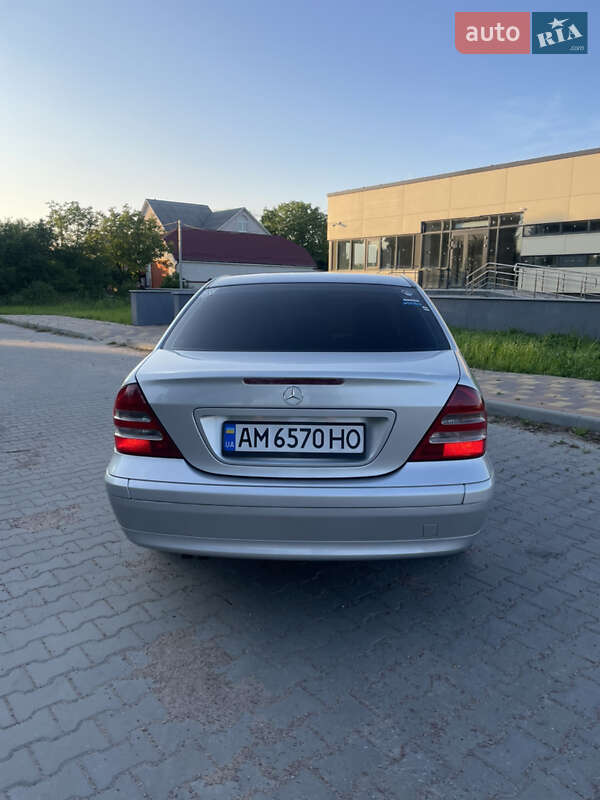 Седан Mercedes-Benz C-Class 2002 в Житомирі