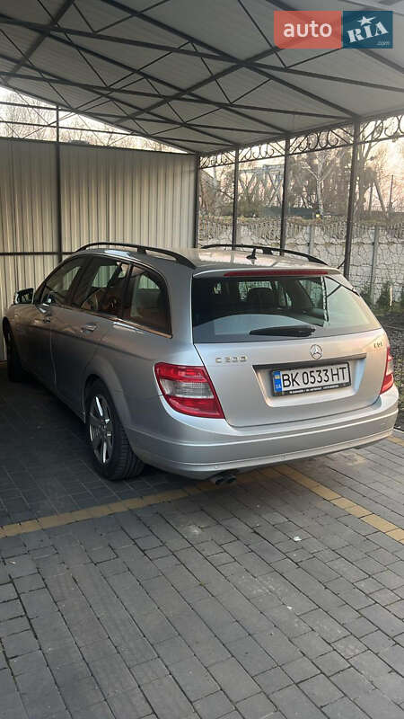 Универсал Mercedes-Benz C-Class 2010 в Дубно
