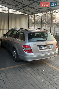 Універсал Mercedes-Benz C-Class 2010 в 