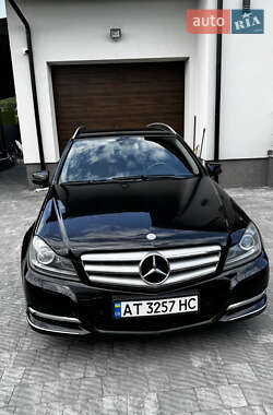 Універсал Mercedes-Benz C-Class 2011 в Івано-Франківську