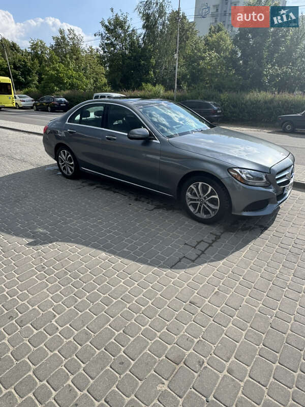 Седан Mercedes-Benz C-Class 2017 в 