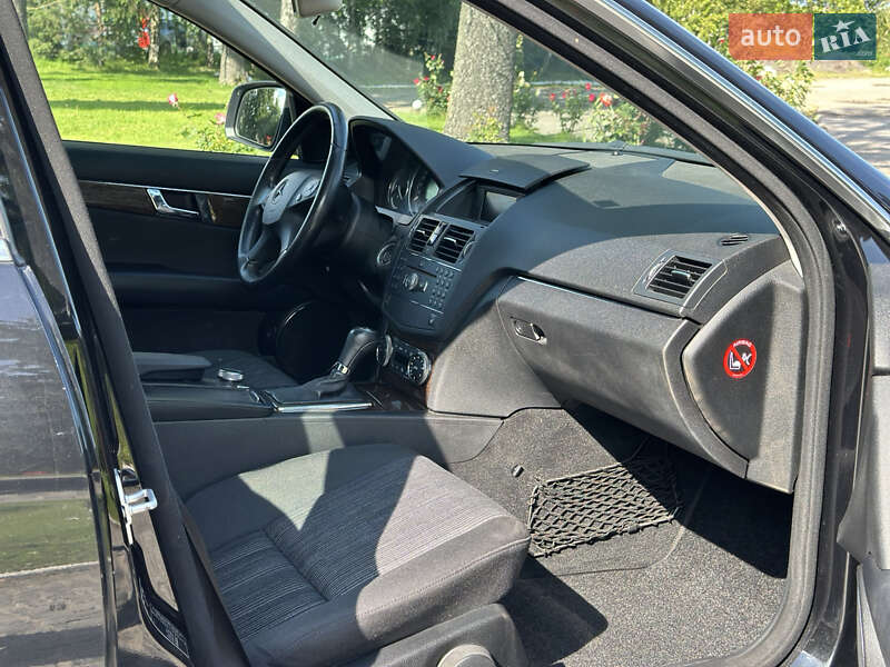 Седан Mercedes-Benz C-Class 2007 в Староконстантинове